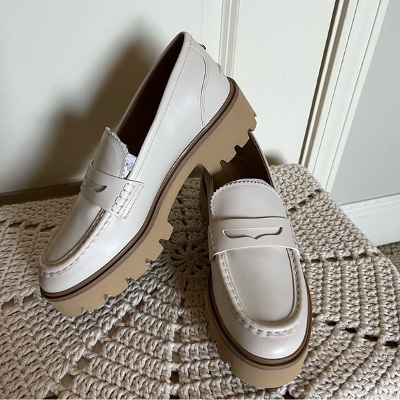 NWB Michael Kors Holland Lug Loafers Cream color - sz 9 - Picture 3 of 7